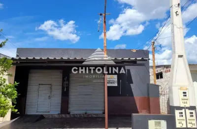 Ponto comercial em ótima localização!! - com aproximadamente 50m² e 2 banheiros. **iptu negociável** **para venda casa e salão aproximadamente com 32