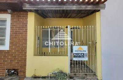 Casa padrão em ótima localização!! - com 3 dormitórios, sala, cozinha, banheiro social e área de serviço. **sem garagem** agende uma visita e confir