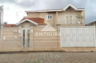 Oportunidade, sobrado com 3 suítes, piscina, edícula com 296,46 m² de construção.