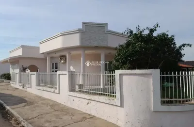 Casa com 3 quartos à venda na mario inacio, 132, timbaúva, montenegro, 152 m2 por r$ 720.000