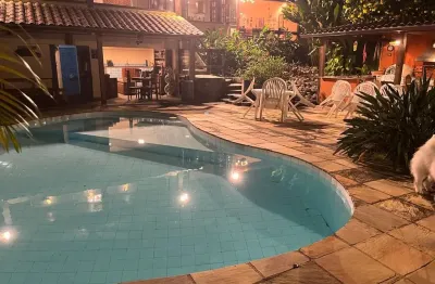 Permuta-se parta do valor condominio alto padrão terreno 950m2 ,area construida 410m2