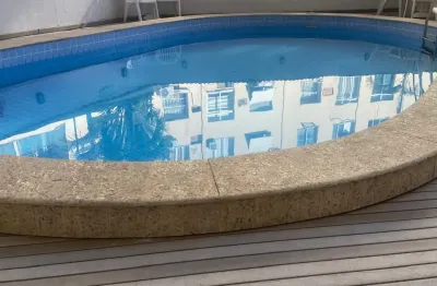 Maravilhosa cobertura duplex com direito  terrç podendo construir.