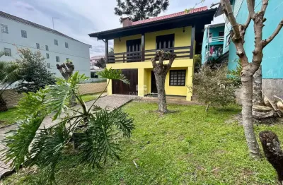 Casa semi-mobiliada de 3 dormitórios próximo ao centro de nova petrópolis