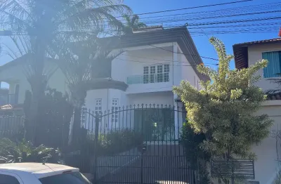 Casa 3 quartos, 1 suite e area gourmet com piscina em condominio fechado