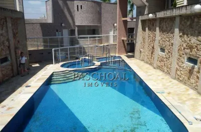 Condomínio alto padrão com 2 suítes, fino acabamento, a 200 metros da praia