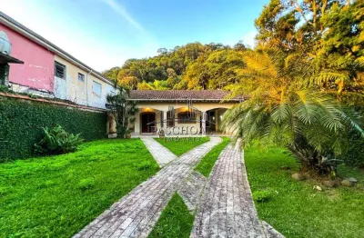 Casa isolada com 2 quartos, churrasqueira e 10 vagas de garagem, Canto do Forte, Praia Grande