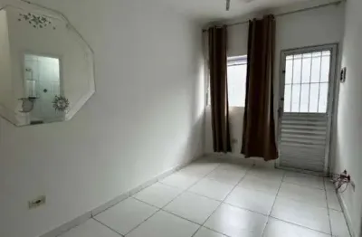 Casa de condominio 2 quartos, 1 suite, 1 lavabo e vaga de garagem.