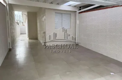 Confira este imóvel impecável !  2 dormitórios sendo 1 suite à 50 metros da praia