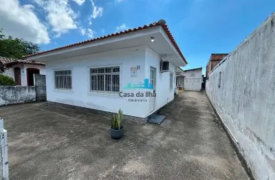 Casa com 4 quartos à venda no Itacorubi, Florianópolis  por R$ 1.200.000
