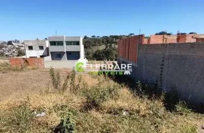 Ótimo terreno colombo! 154m², frente p/ a rua, bem localizado