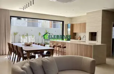 Sobrado de cond. em santa felicidade!! 03 qtos,02 suítes,churrs