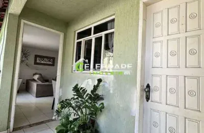 Casa em pinhais!! 02 qtos,suíte,garagem,próx.merc.bom jesus