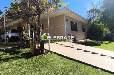 Casa no bairro alto com 03 qtos,churrasq,suíte,próx ao boni