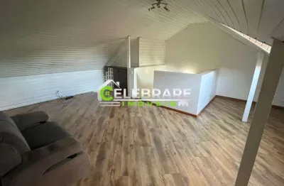 Sobrado de cond. Bacacheri!! 03 qtos,suíte,sacada,hidro,churras