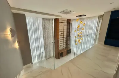 Cobertura duplex semi mobiliada e climatizada com muito requinte e sofisticação