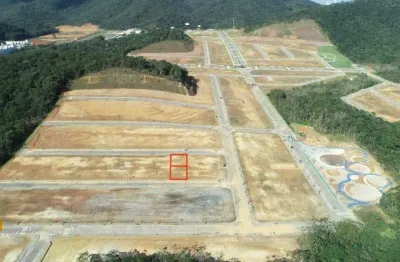 Terreno a venda no condomínio colinas de camboriú localizado no bairro várzea do ranchinho em camboriú.
