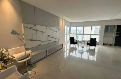 Apartamento a venda no edifício barra garden localizado no bairro pioneiros em balneário camboriú.