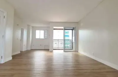 Apartamento à venda no edifício windsor village localizado no centro em balneário camboriú.