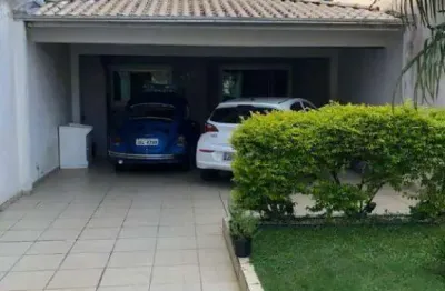 Sobrado a venda no centro em itajaí com 150m² de terreno.