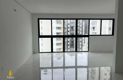 Apartamento a venda no edifício dresden residence localizado no centro em balneário camboriú.