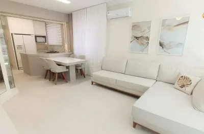 Apartamento diferenciado no edifício mirante das ondas em balneário camboriú