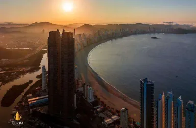 Apartamento a venda no yachthouse localizado na barra sul em balneário camboriú.