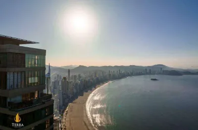 Apartamento a venda no yachthouse localizado na barra sul em balneário camboriú.