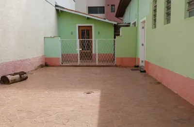 Casa comercial com 3 salas para alugar no Centro, São Roque 