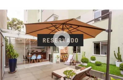 Garden charmoso com terraço amplo e ótima localização