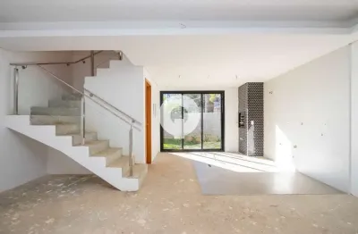 Sobrado triplex à venda no santa cândida, 3 quartos em condomínio fechado