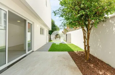 Casa à venda em santa felicidade - 4 suítes, nova, cheia de charme e privacidade total no coração do bairro