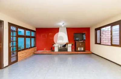 Casa térrea de esquina no jardim das américas - potencial para construção de sobrados