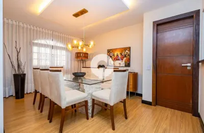 Casa térrea reformada com 219m² com edícula e piscina