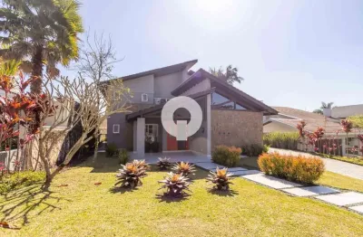 Casa à venda em pinhais, 4 suítes, em condomínio fechado, conforto e segurança