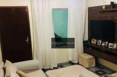 Excelente oportunidade !! são 03 dorms sendo 01 suite com 01 vaga coberta !! quintal grande no fundo com churrasqueira e salão amplo no andar superior