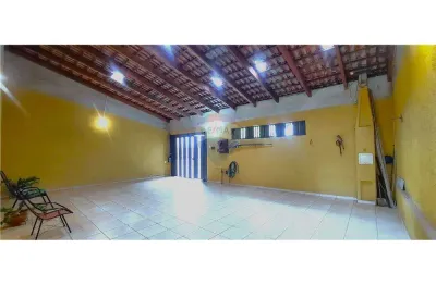 Casa à venda com 3 quartos, 2 banheiros, 3 vagas-jardim castelo branco