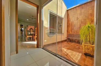 Casa com 3 quartos à venda na Rua Carlos Piola, 311, Centro, Brodowski