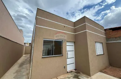 Casa nova pronta para morar no bairro jardim ângelo jurca, 2 quartos e 1 suíte