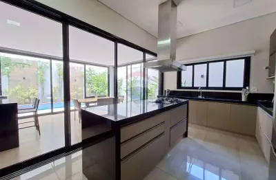 Casa em condomínio à venda com 248m² - terras de siena,  3 suítes e uma linda piscina