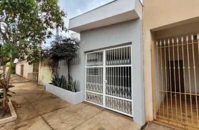 Versátil casa tipo para venda em vila monte alegre com 3 quartos, sendo 1 suíte, 112m²