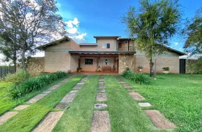Casa no condomínio condomínio topázio para venda com 4 quartos, sendo 2 suítes, 312m²