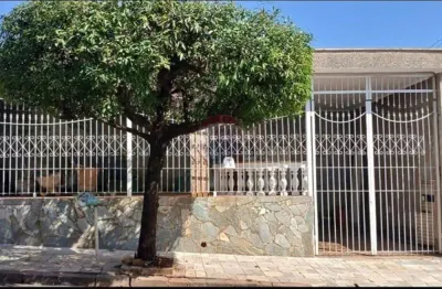 Casa à venda com 137m² - 3 quartos sendo 1 suíte no Campos Elíseos