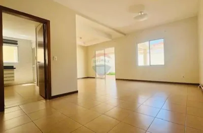 Vendo casa com 3 quartos, 243m² em condomínio fechado - recreio das acácias