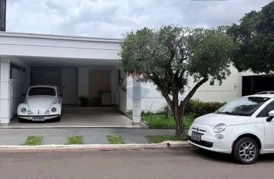 Casa em condomínio à venda, 145m² úteis, 3 quartos, no condomínio Cidade da Criança