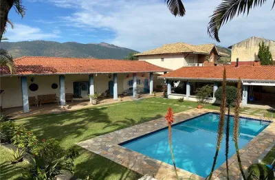 Casa térrea à venda, com 4 suítes e piscina no jardim paulista em atibaia