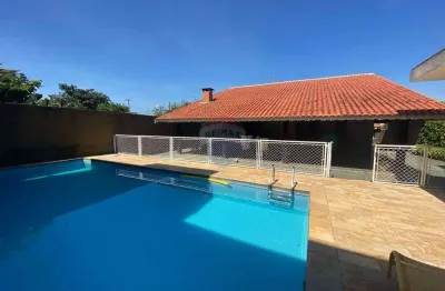 Casa com 4 quartos no condominio jd shangri la com piscina