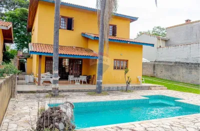 Casa em atibaia com 03 quartos, piscina, espaço gourmet e edícula