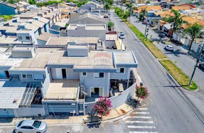 Sobrado com 3 quartos, 01 suíte, varanda e 3 vagas de garagem