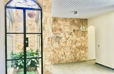 Casa com 3 quartos para alugar no Centro, Atibaia 