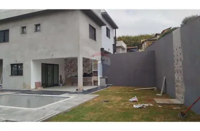 Sobrado ao pé da montanha,com vista previlegiada – 3 suítes, piscina e gourmet em atibaia'
